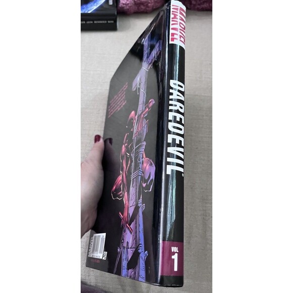 DAREDEVIL, VOL. 1 By Kevin Smith & David Mack - Hardcover Graphic Novel - Picture 4 of 7